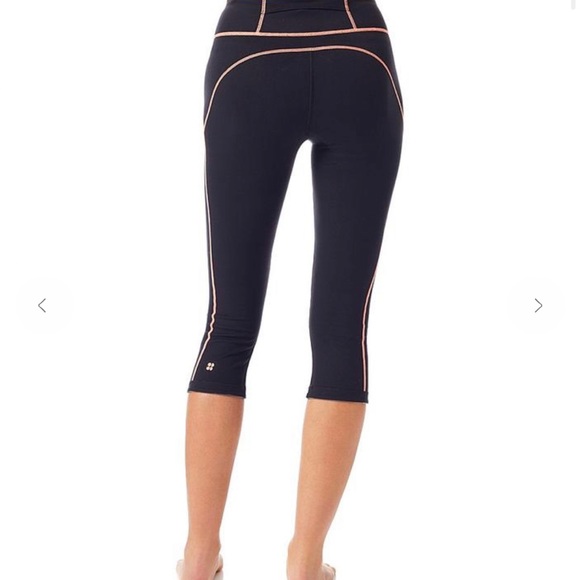 Visama 3/4 Yoga Leggings in Space Dye or Black Reversible - Picture 4 of 9